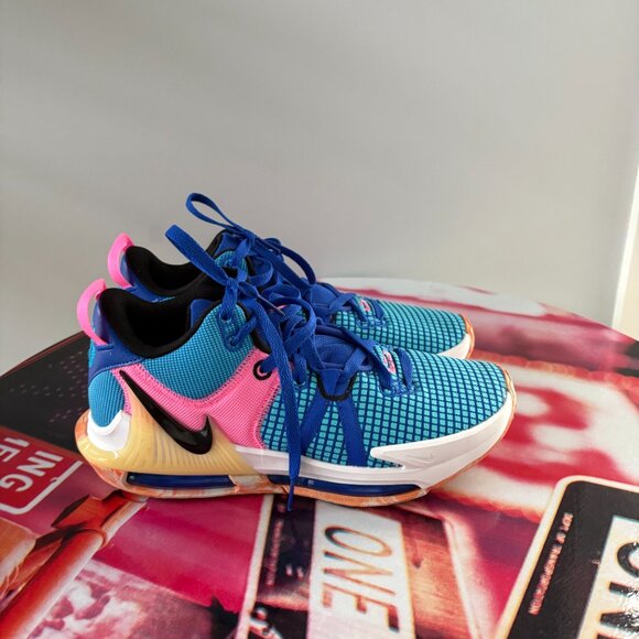 Nike LeBron Witness VII - Picture 3 of 5